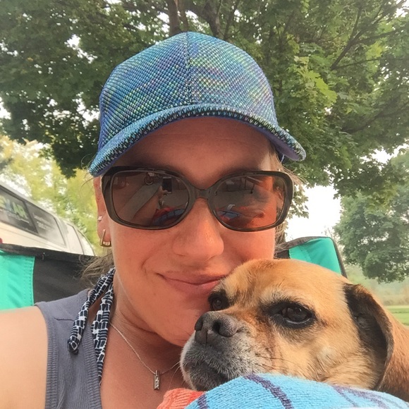 Meet your Posher, Abbi - Picture 1 of 1